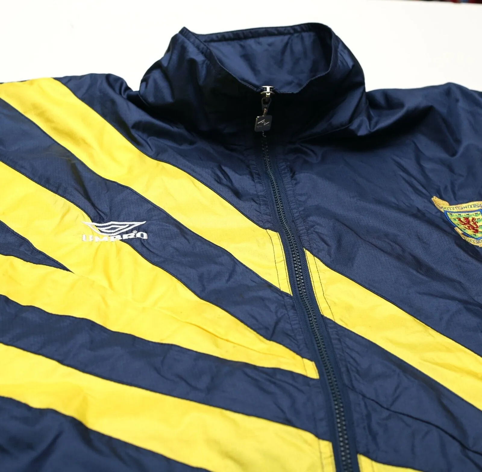 1992 SCOTLAND Vintage Umbro Football Rain Jacket (S/M)