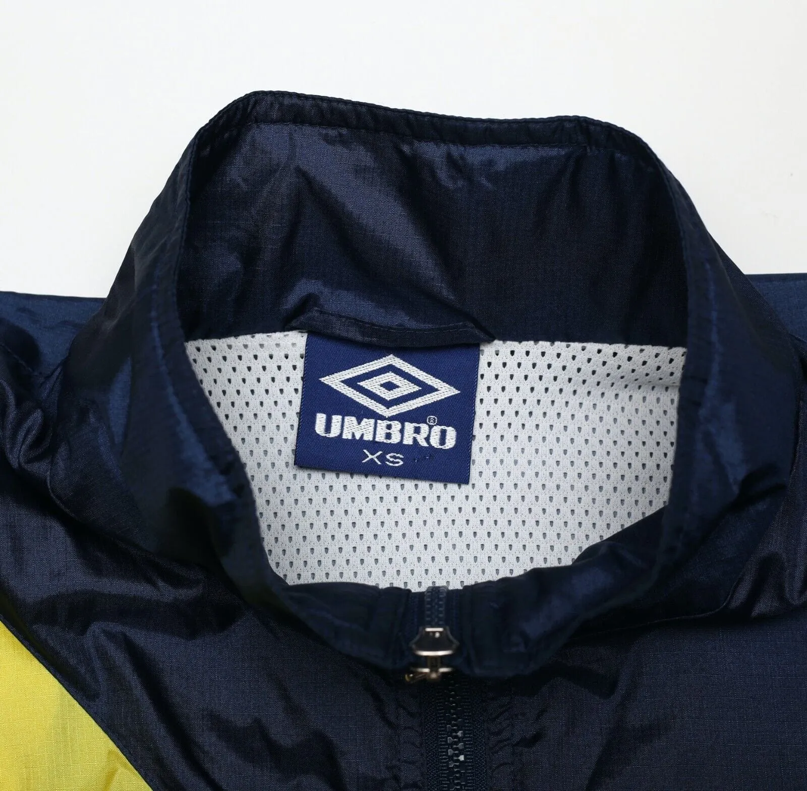 1992 SCOTLAND Vintage Umbro Football Rain Jacket (S/M)