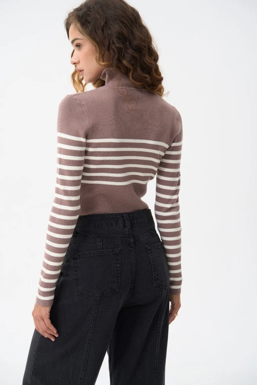 Beige turtleneck sweater with a milky stripe