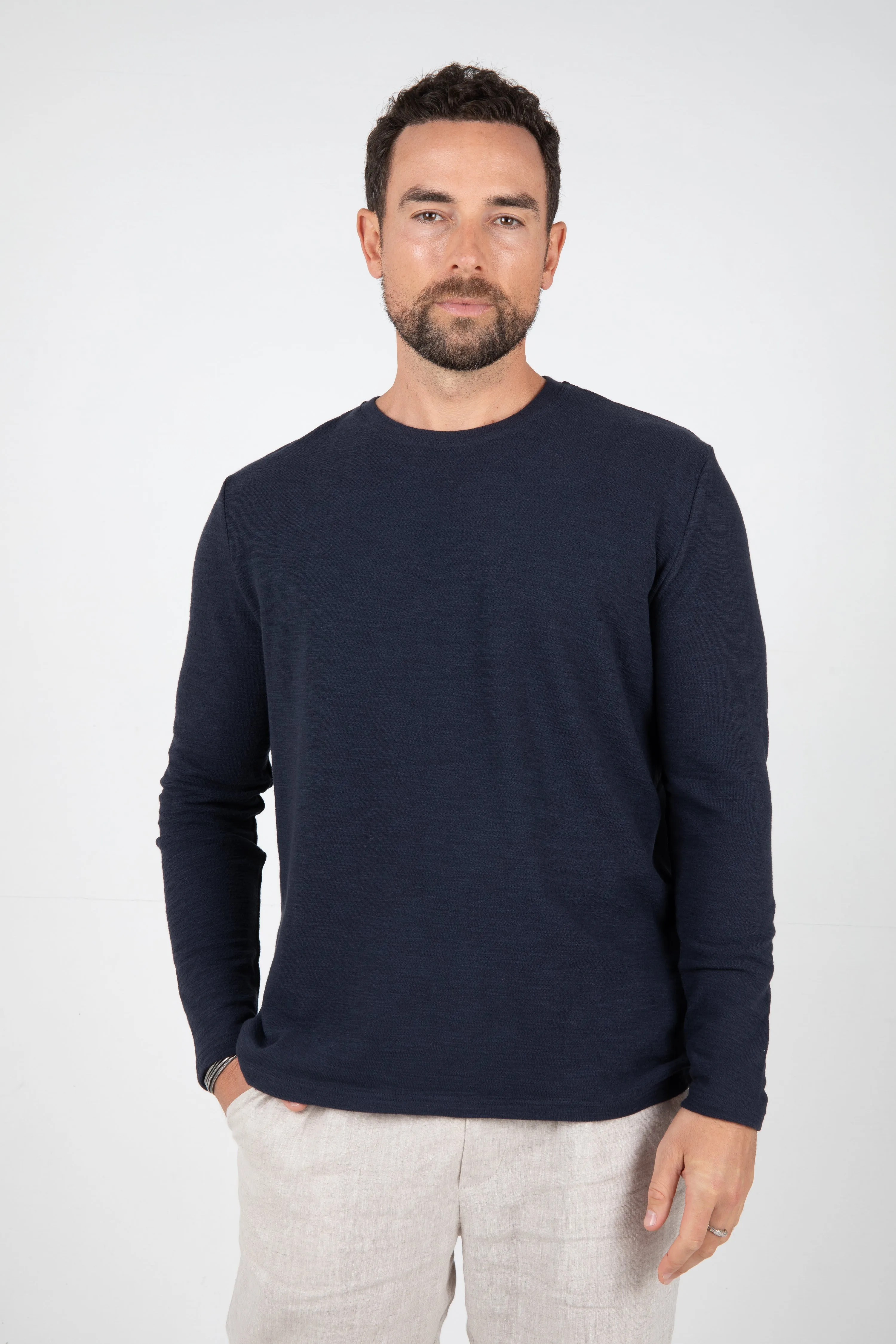 BODHI CREW SWEATER - NAVY