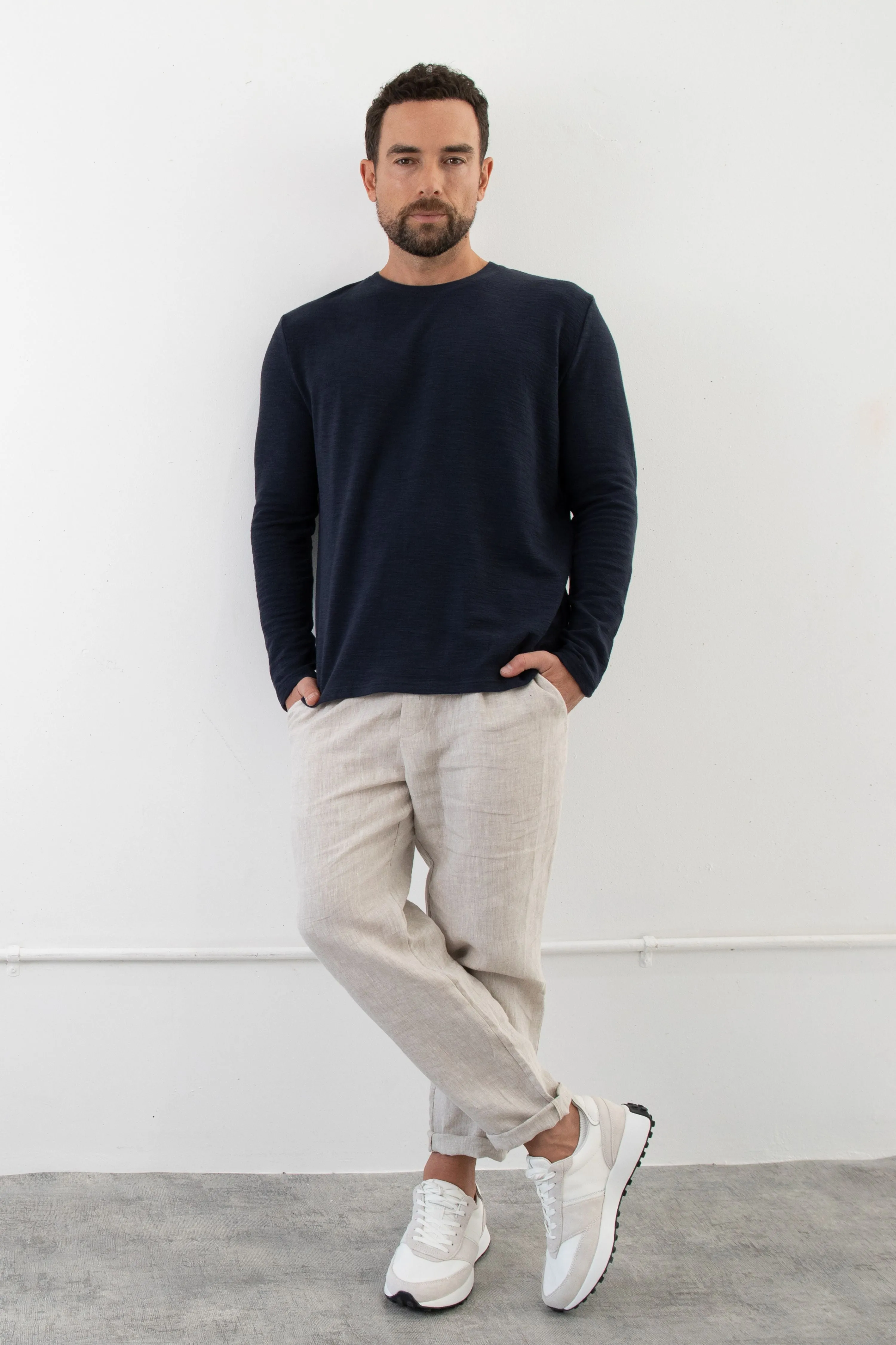 BODHI CREW SWEATER - NAVY