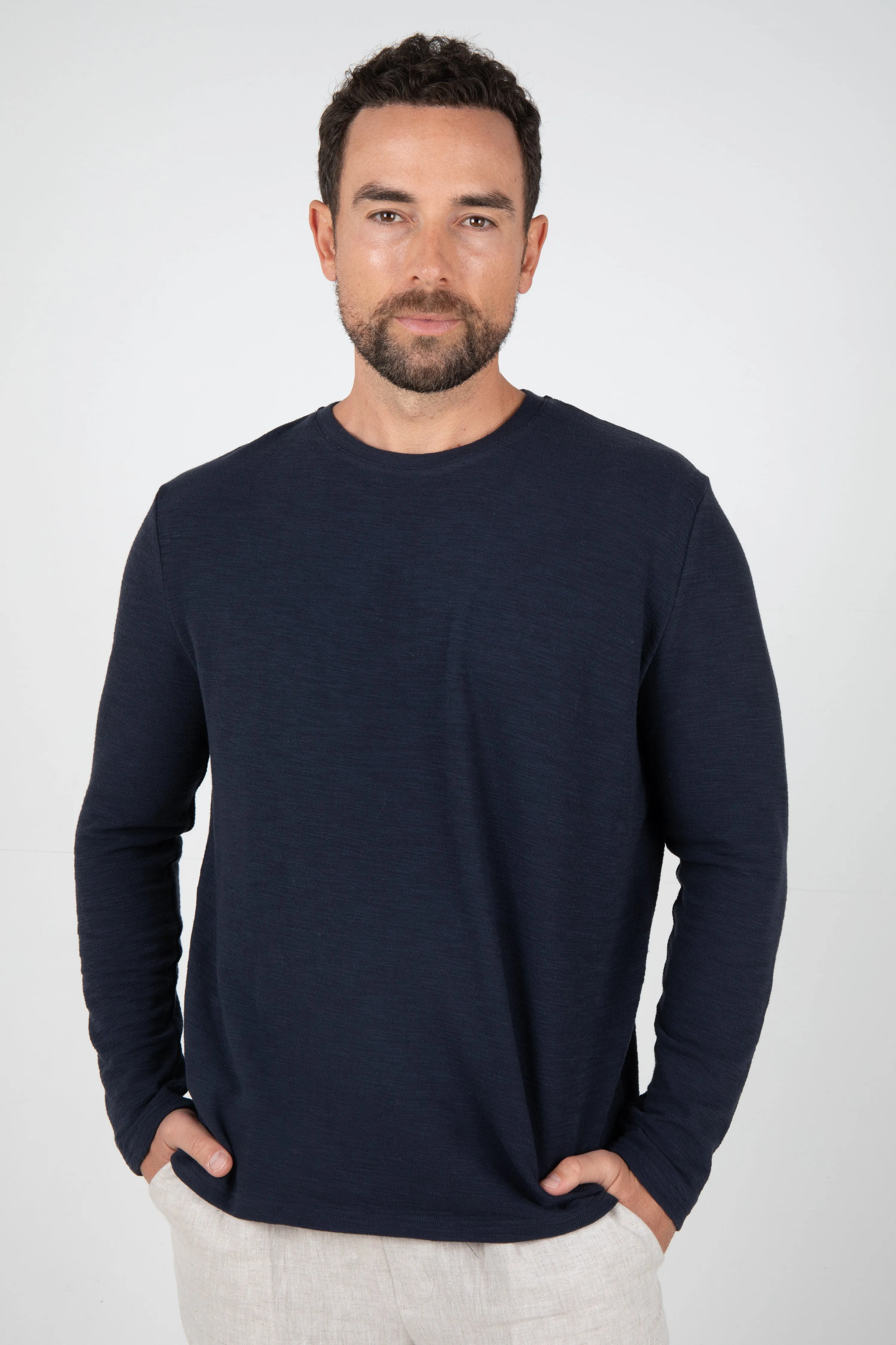 BODHI CREW SWEATER - NAVY