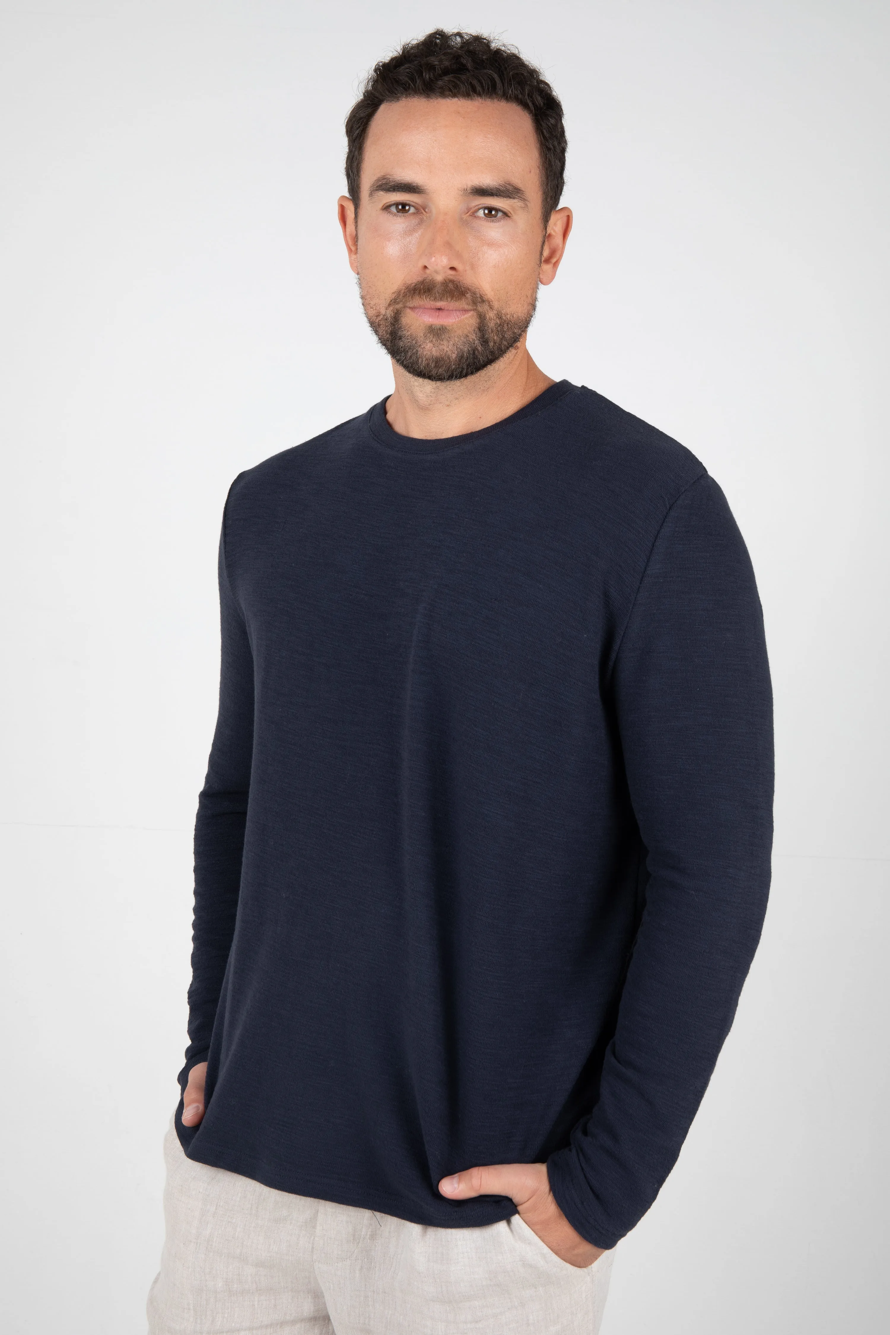 BODHI CREW SWEATER - NAVY