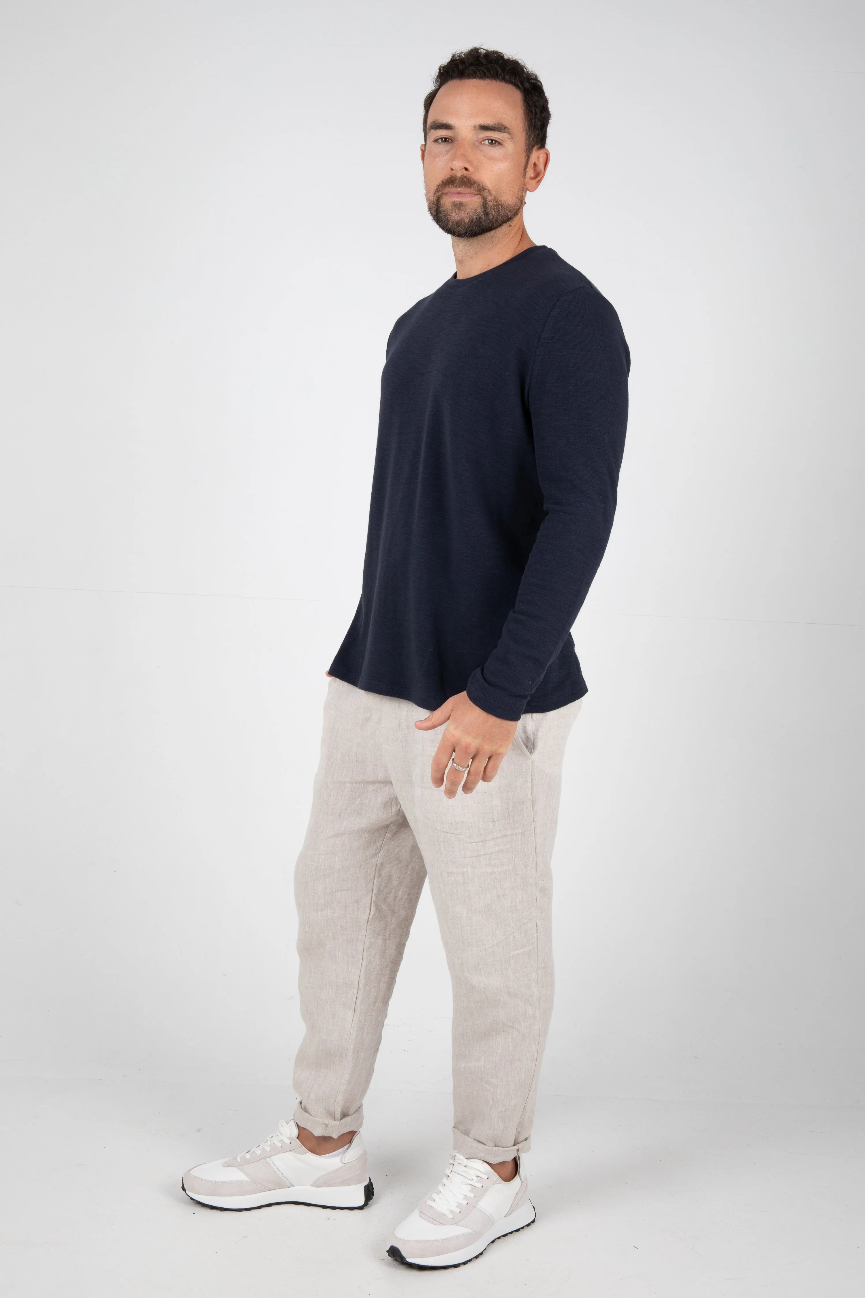 BODHI CREW SWEATER - NAVY