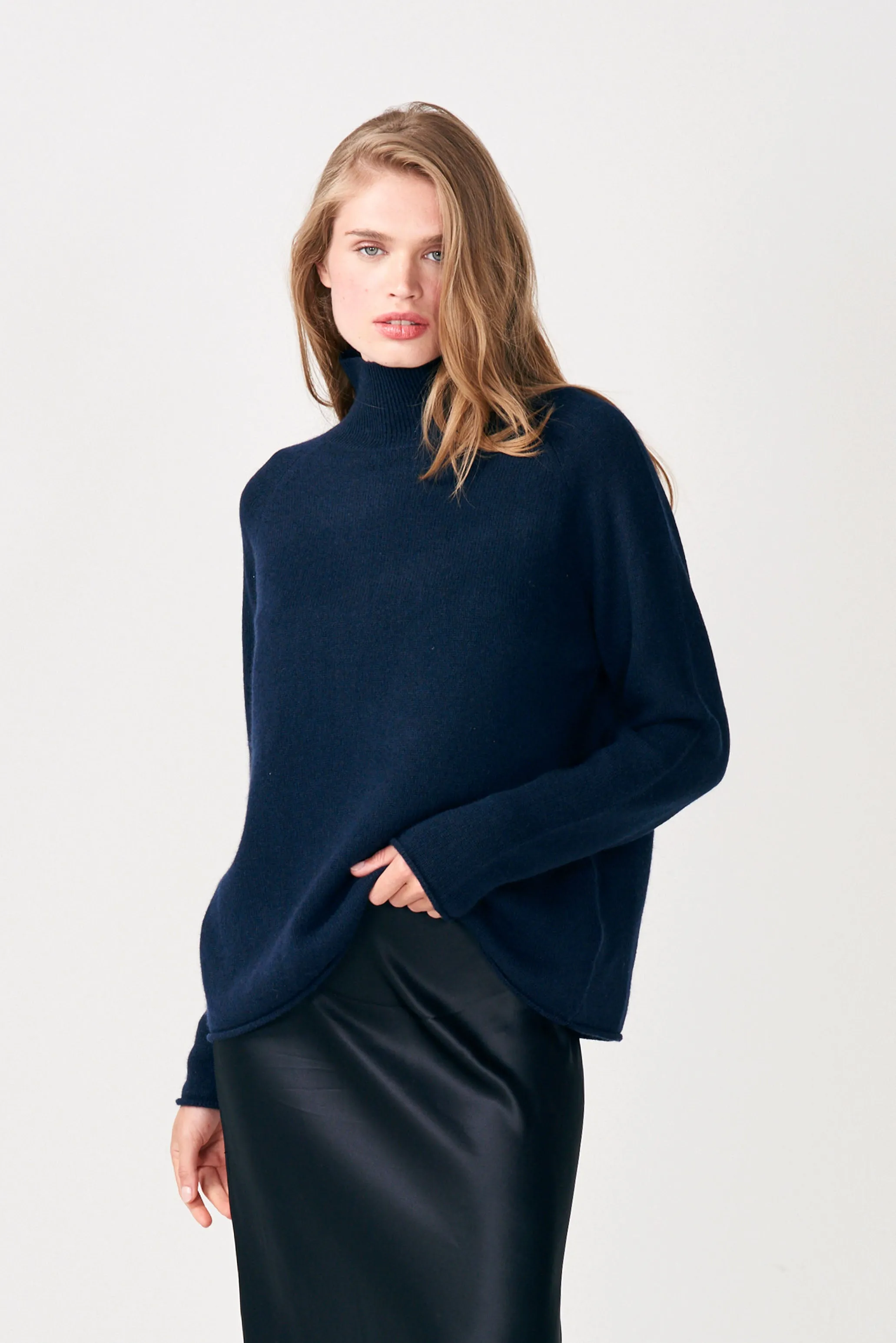 Cashmere Winter Sweat in Navy