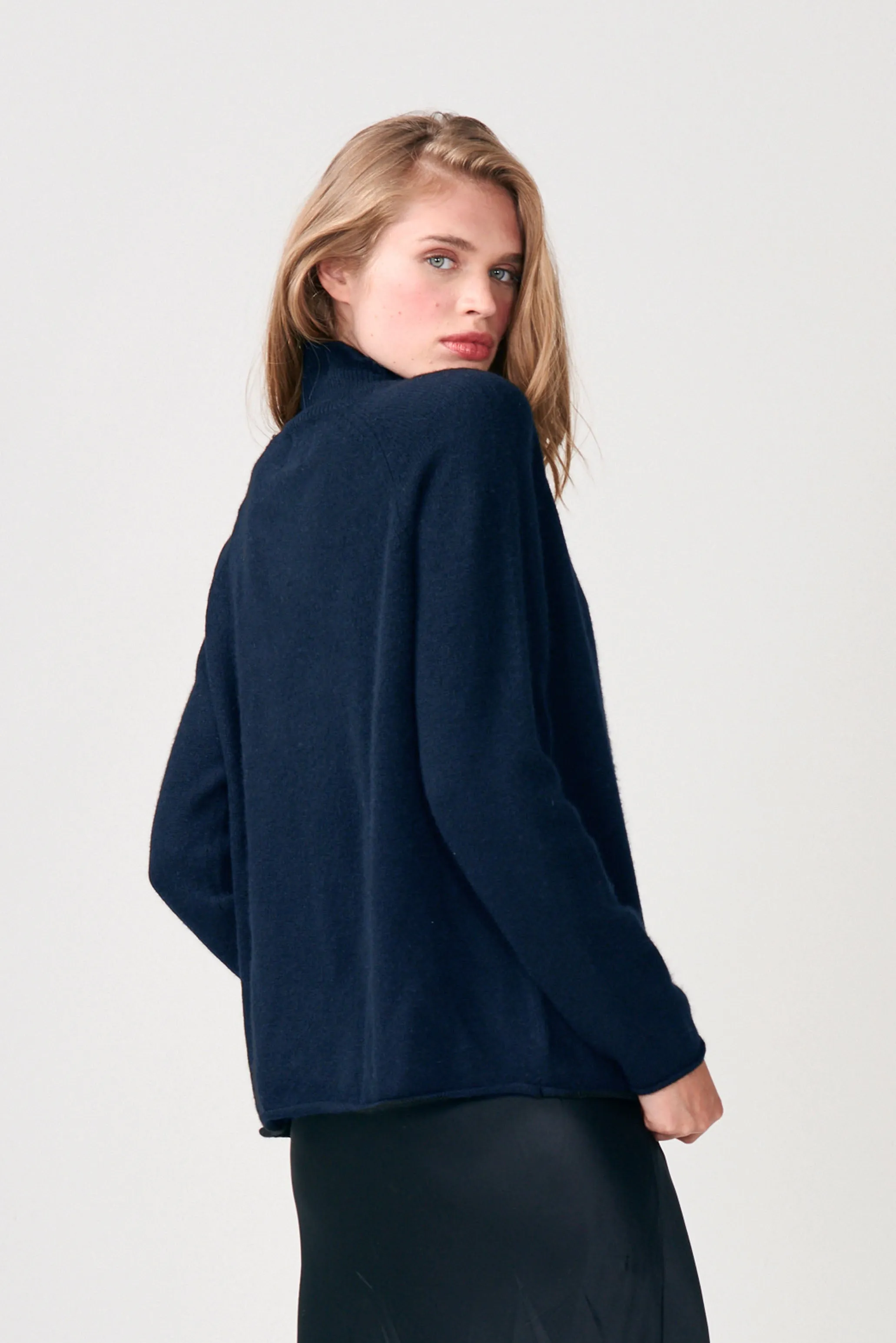 Cashmere Winter Sweat in Navy