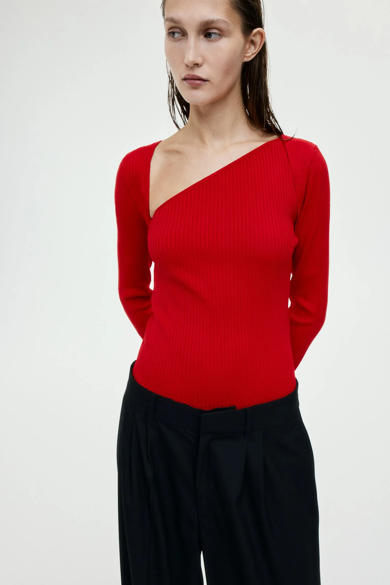 Jumper H&M With Asymmetrical Neckline, red