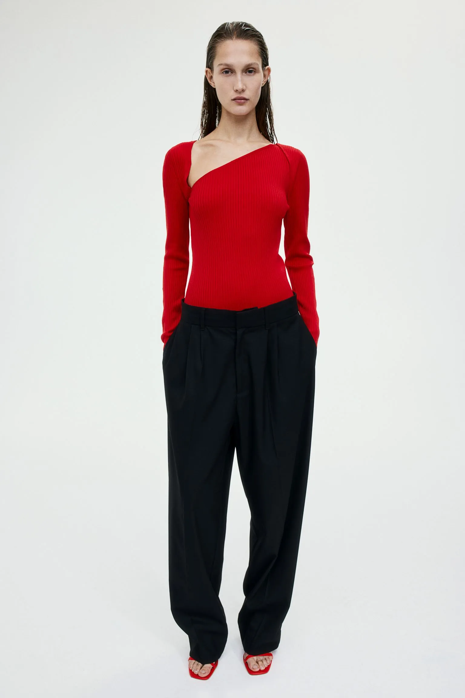 Jumper H&M With Asymmetrical Neckline, red