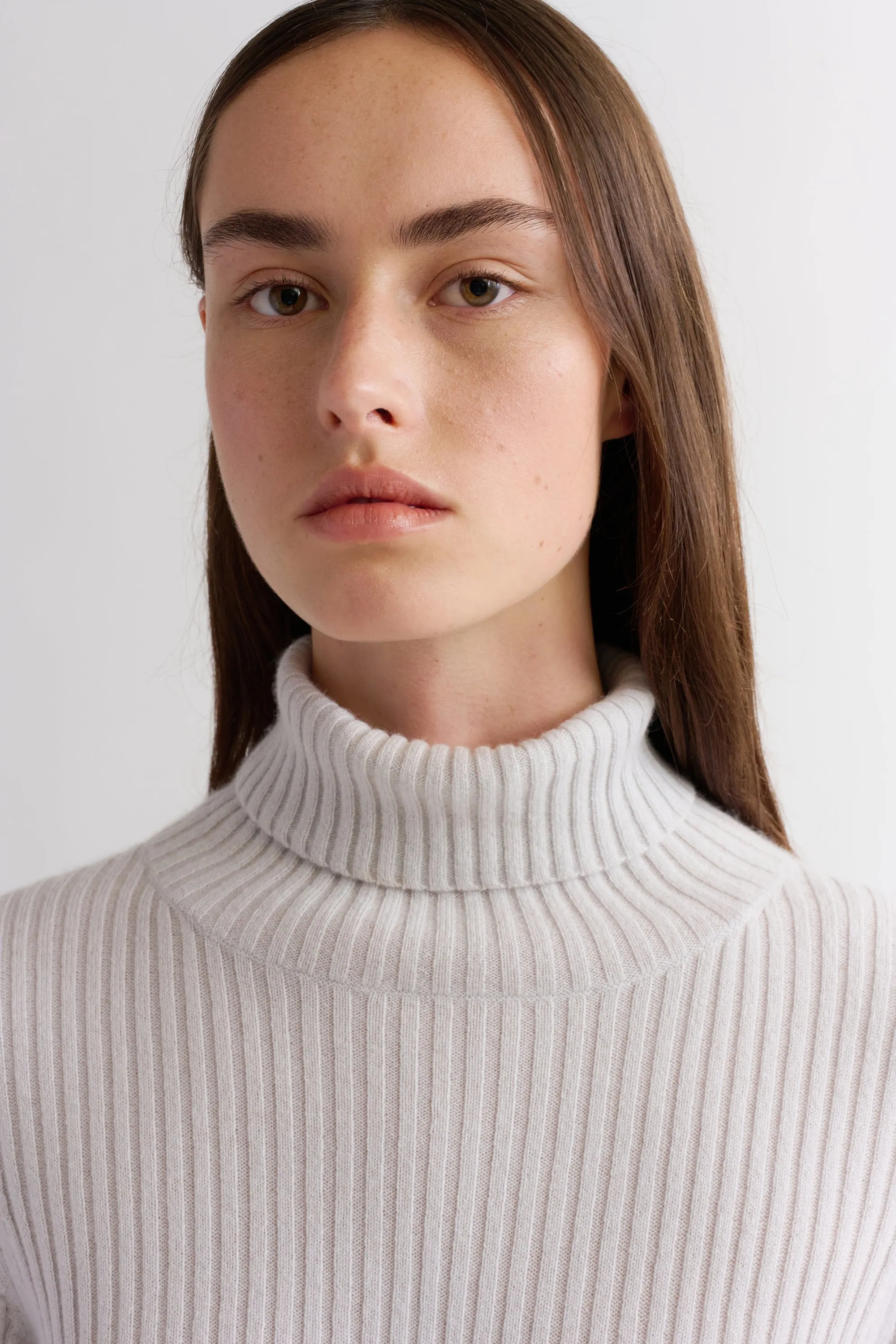 POORBOY RIB TURTLENECK WITH SIDE SLIT