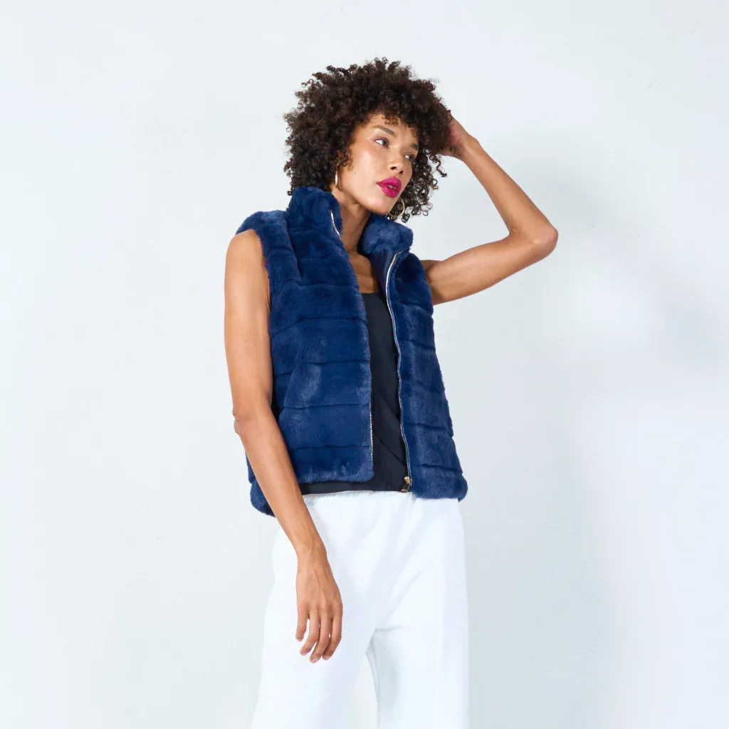 Sleeveless faux fur vest with zip closure wholesale